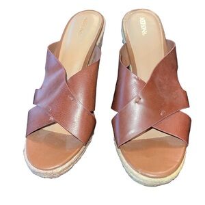 Merona Women’s Wedge Slide On Sandal Size 11 Brown  4.5” Wedge Man Made Upper